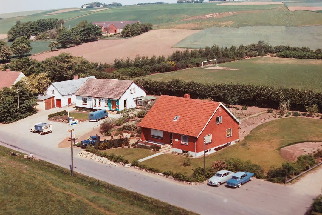 Kommunekontor og købmand i Skørring medio 1960